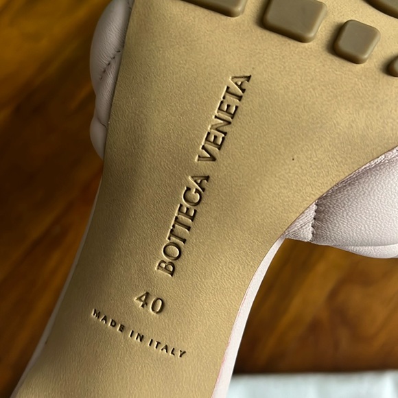 Bottega Veneta Padded Slide Sandals, NEW - Picture 14 of 17